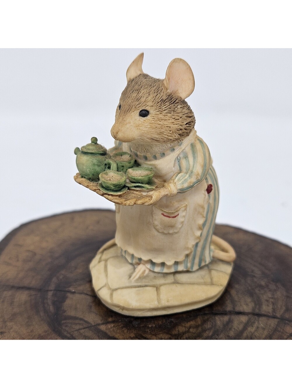 Vintage Border Fine Arts Brambly Hedge Mrs. Apple (BH1) Mouse Miniature Figurine